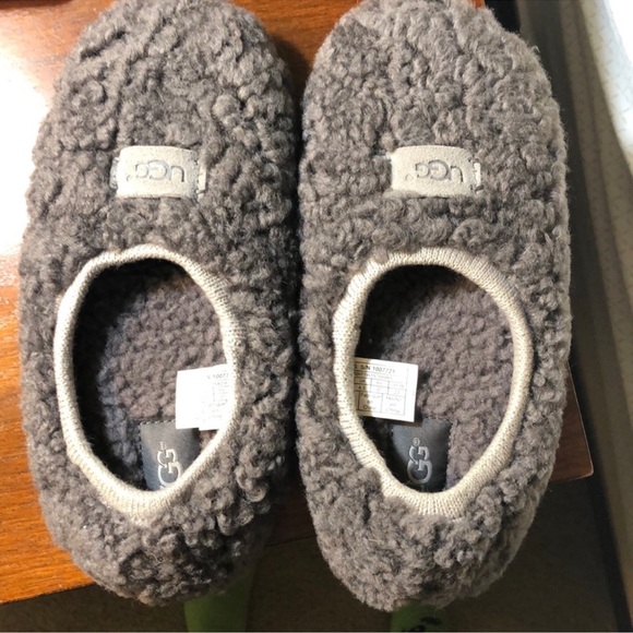 UGG Birche slippers size 7 ***LOOKING TO PURCHASE *** - Picture 3 of 5